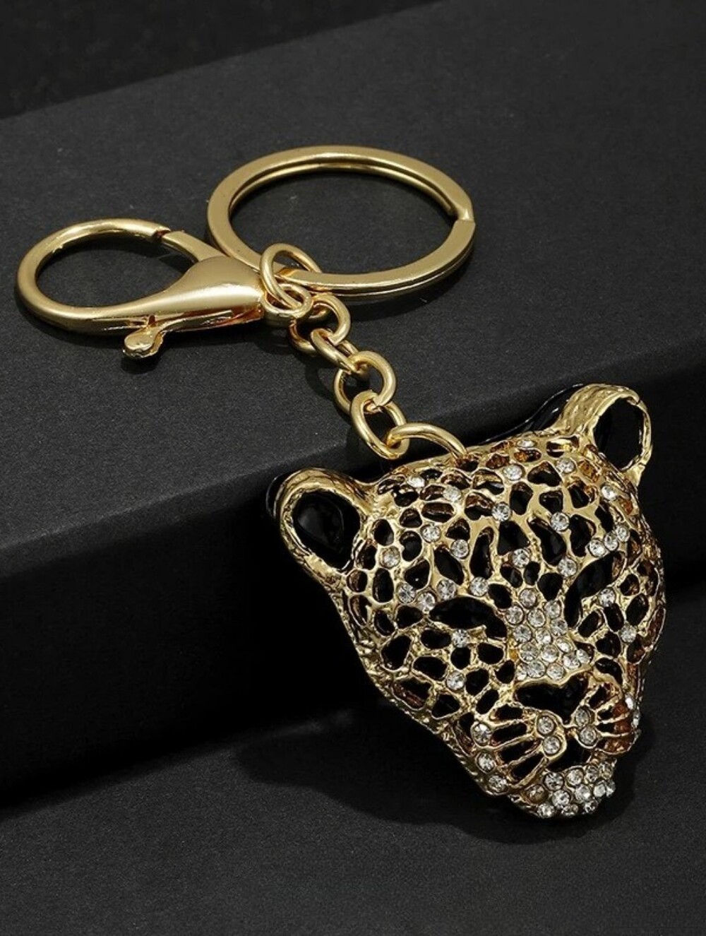 Leopard Charm Keychain - Picture 3 of 9